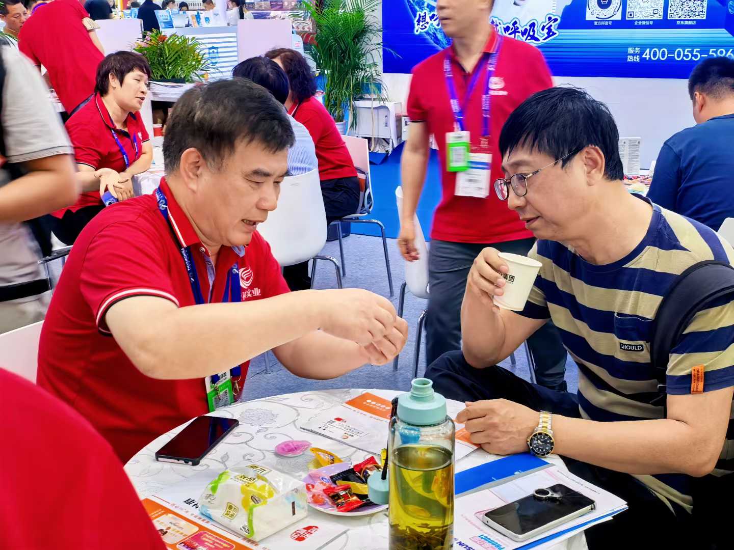 康祥实业携趣爱阁参加国药会7.jpg