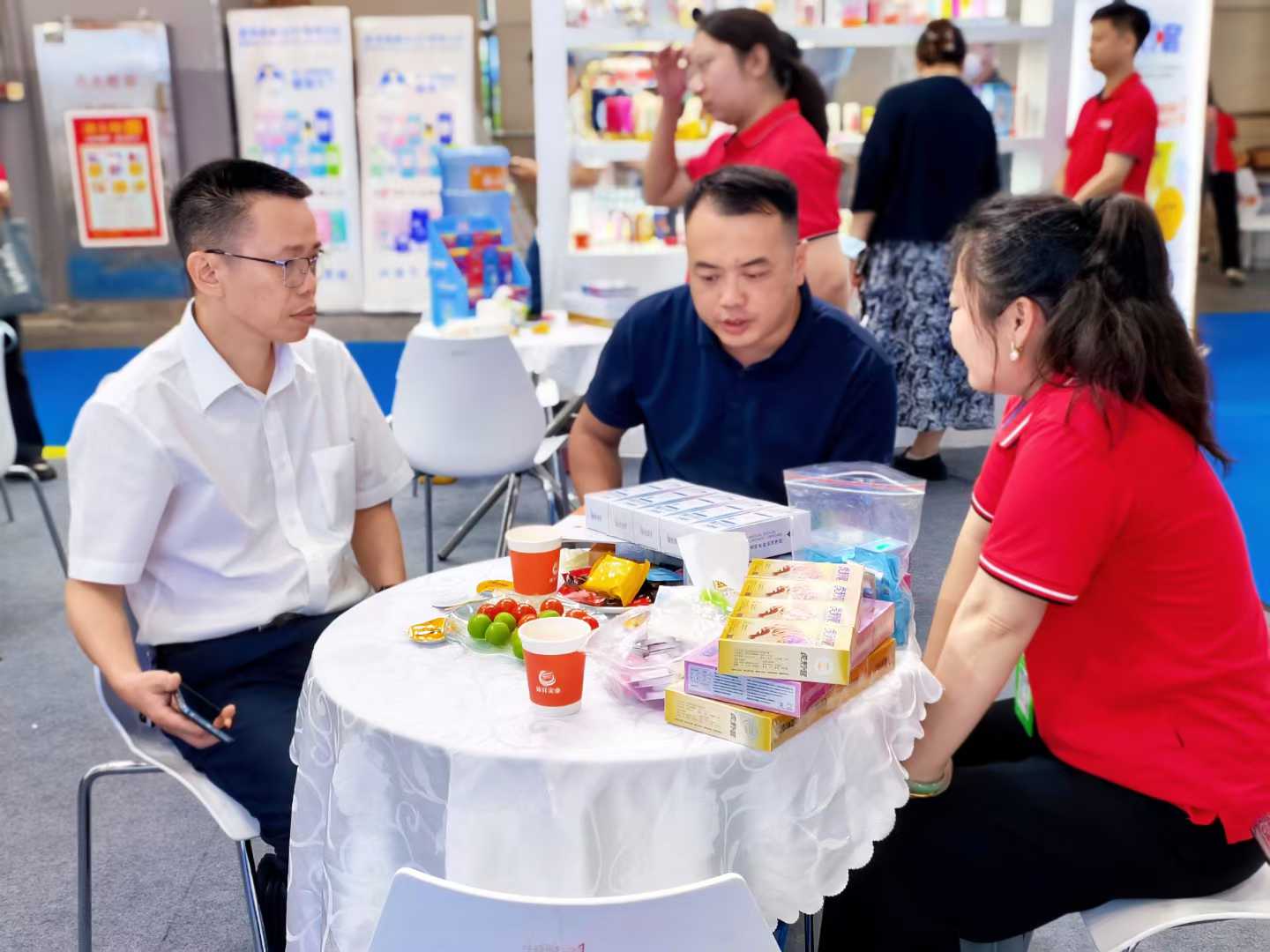 康祥实业携趣爱阁参加国药会5.jpg