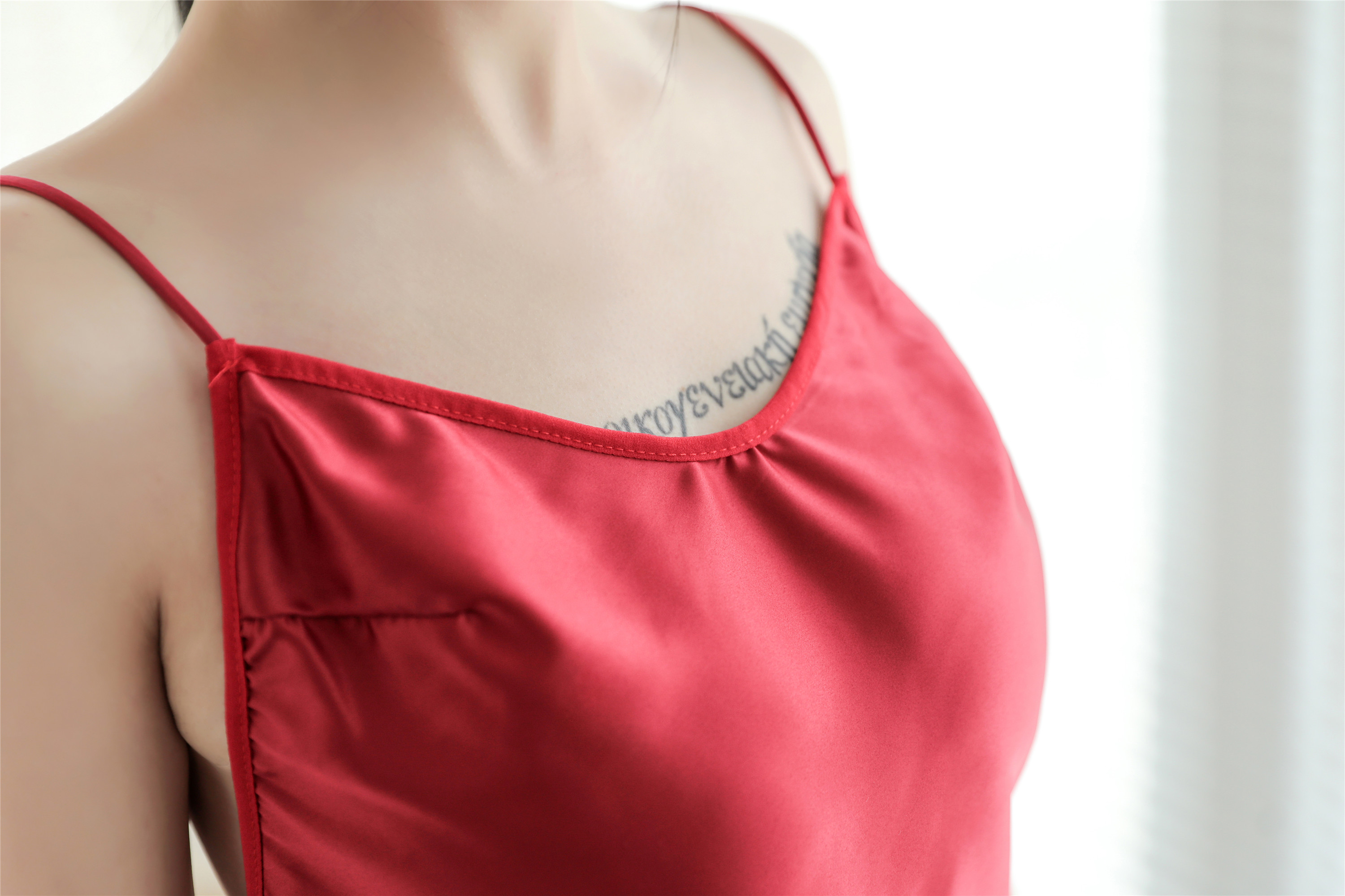 趣爱阁-成人用品情趣内衣：香黛儿1161黑色红色高档吊带睡裙情趣内衣